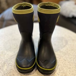 Navy Blue Bogs Insulated Boots